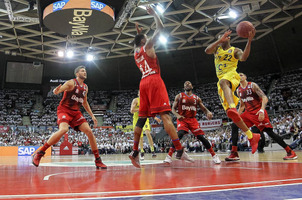 与俱乐部续 与俱乐部续